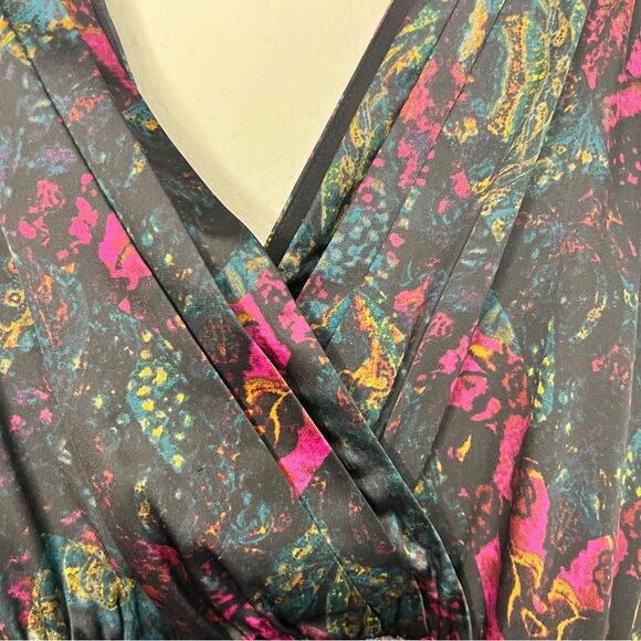 BCBGeneration faux wrap satin dress EUC 🌺small🌺 - Picture 8 of 8